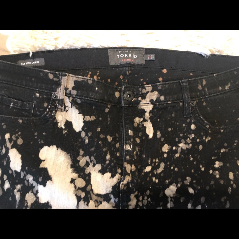 Torrid size 22 regular black Sky High Skinny jeans custom fringed & splattered